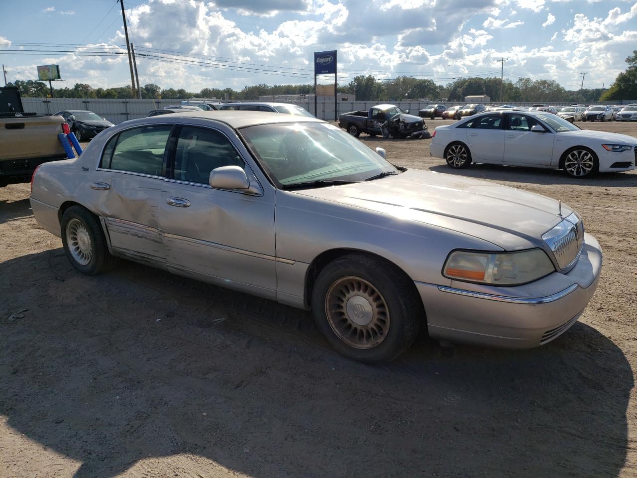 Lot #2945842751 2009 LINCOLN TOWN CAR S