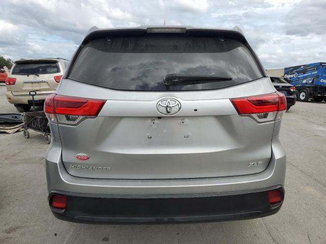 VIN 5TDKZRFH3JS283878 2018 Toyota Highlander, SE no.6