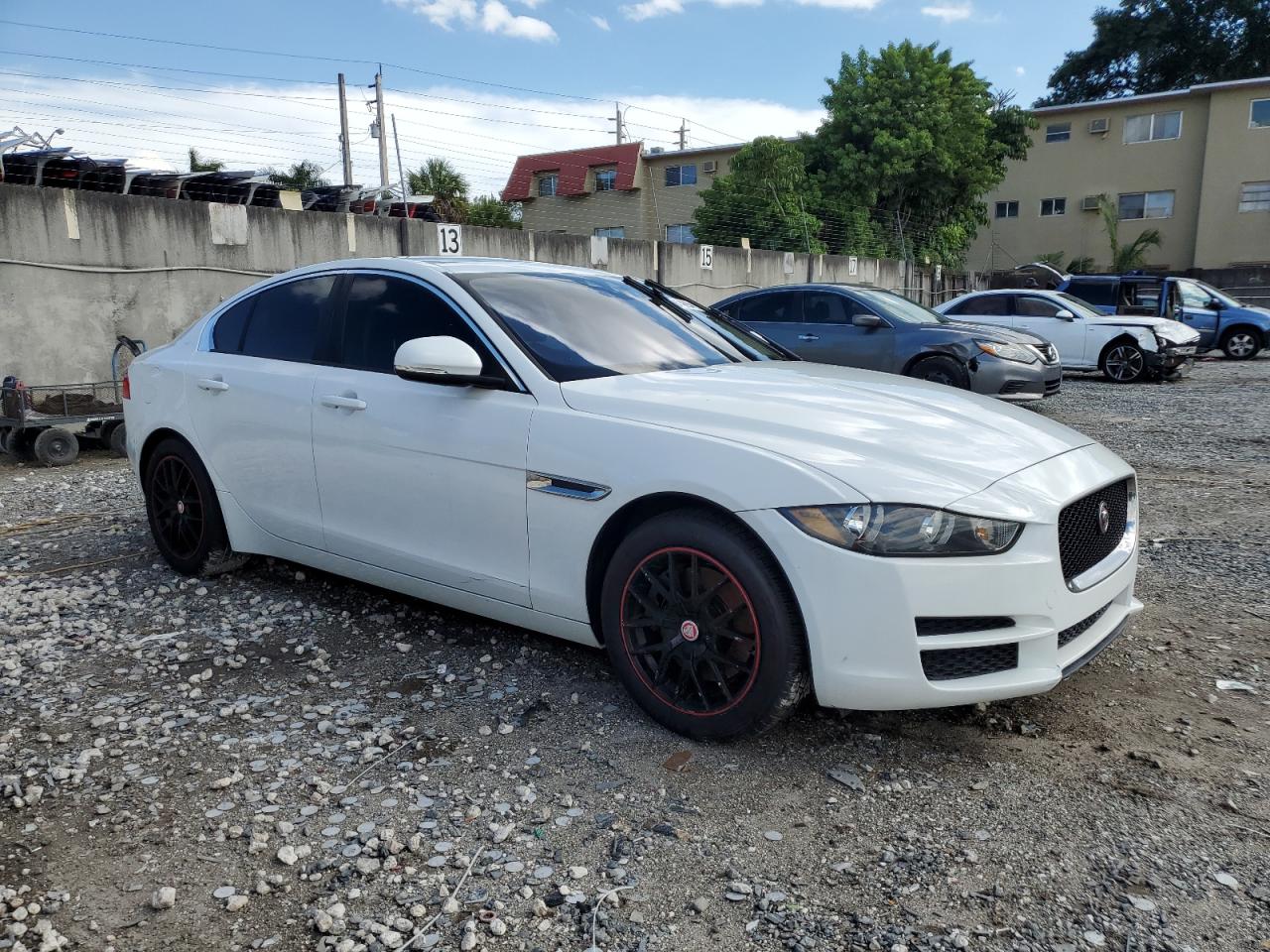 Lot #3028279813 2017 JAGUAR XE