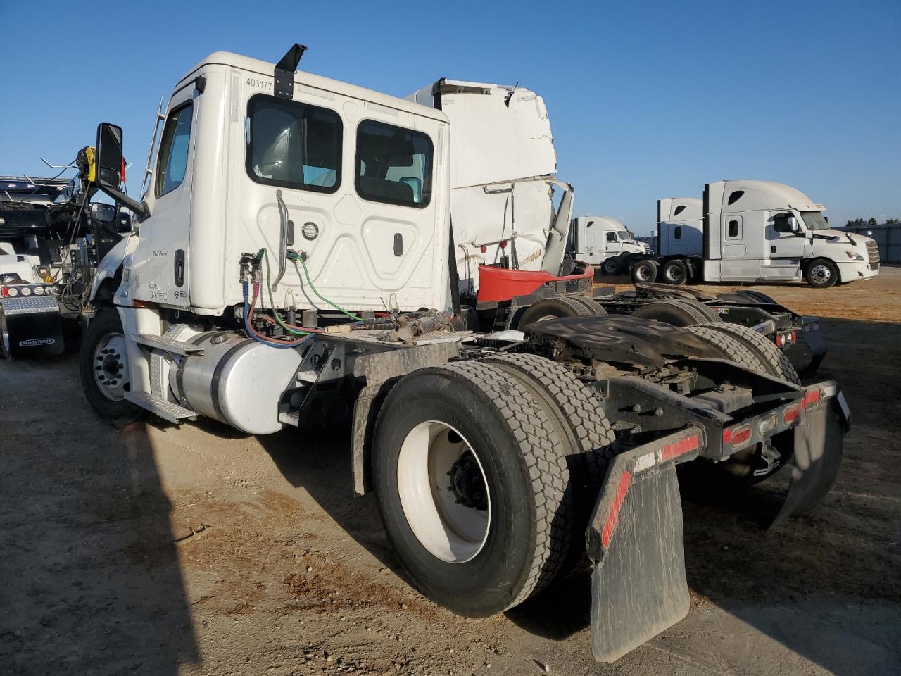 Lot #2935447124 2022 FREIGHTLINER CASCADIA 1