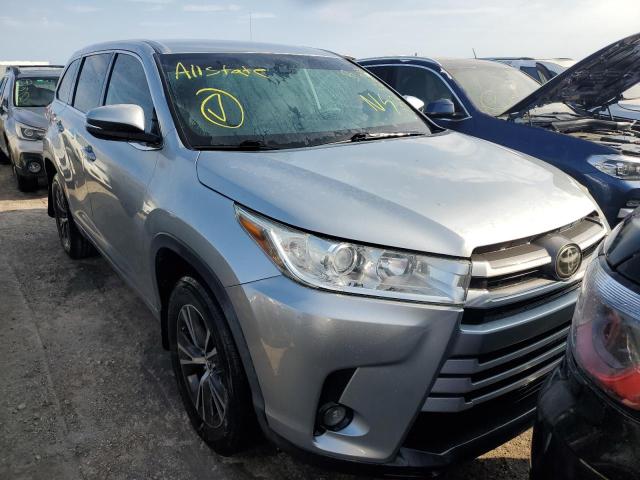 VIN 5TDZARFH4JS038688 2018 Toyota Highlander, LE no.5