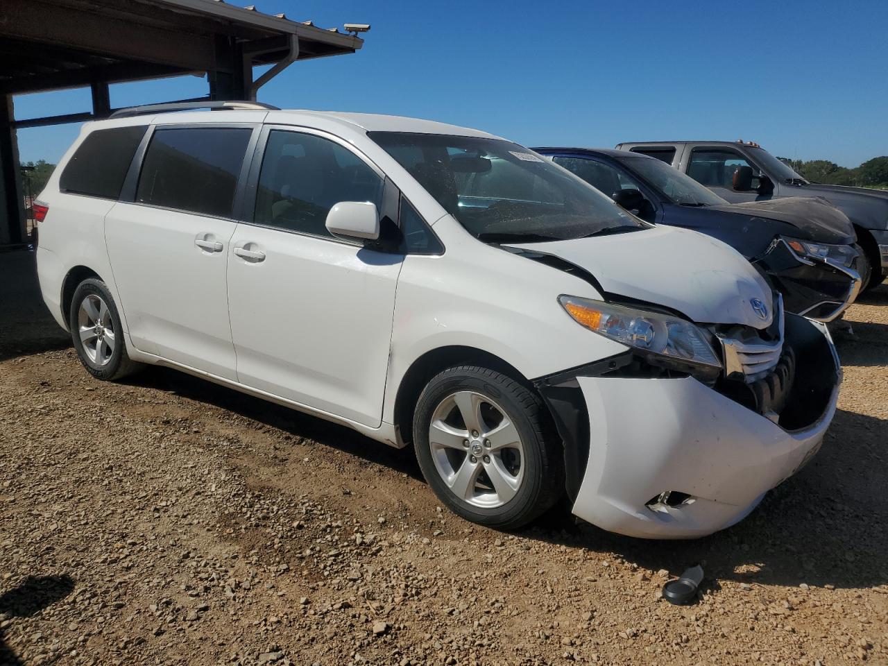 Lot #2952452390 2015 TOYOTA SIENNA LE