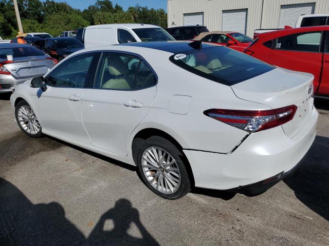 VIN 4T1B11HK8JU090232 2018 Toyota Camry, L no.2