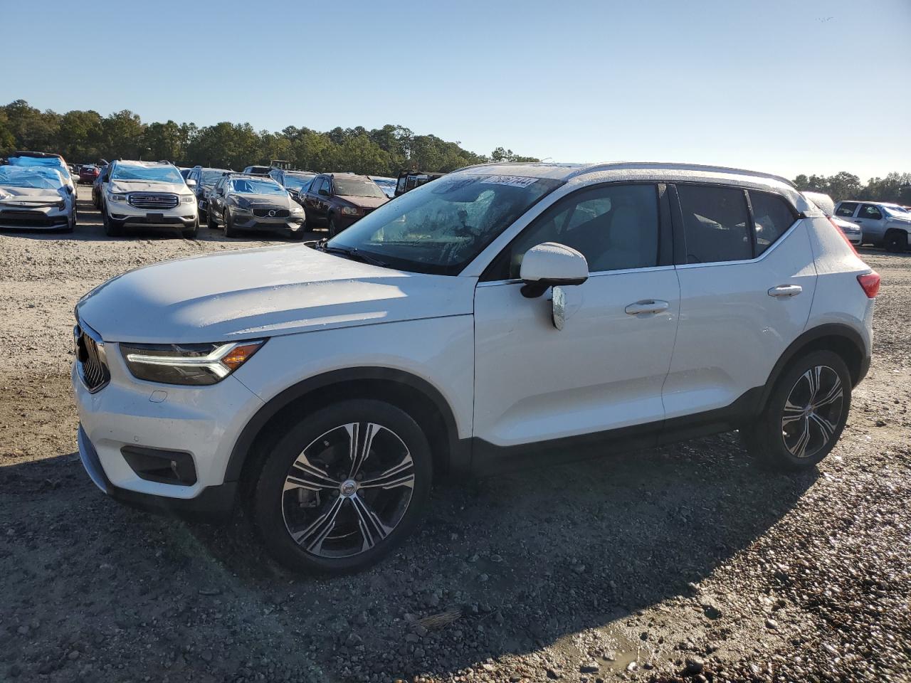 Lot #2945565087 2020 VOLVO XC40 T5 IN