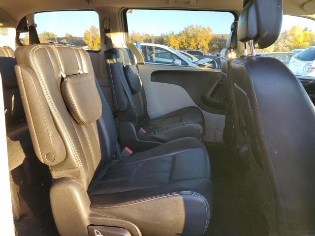 2016 CHRYSLER TOWN & COU - 2C4RC1BG2GR141313