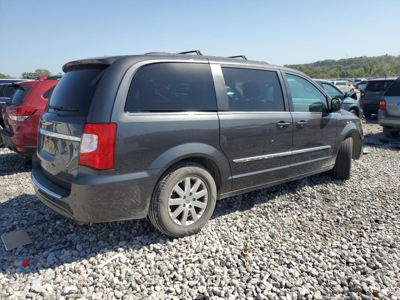 Lot #2926362377 2016 CHRYSLER TOWN & COU