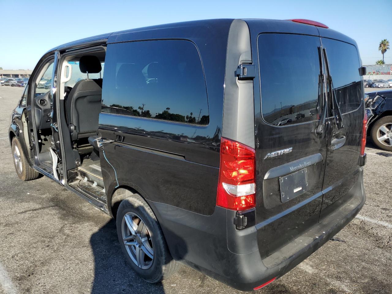 Lot #2996161418 2019 MERCEDES-BENZ METRIS