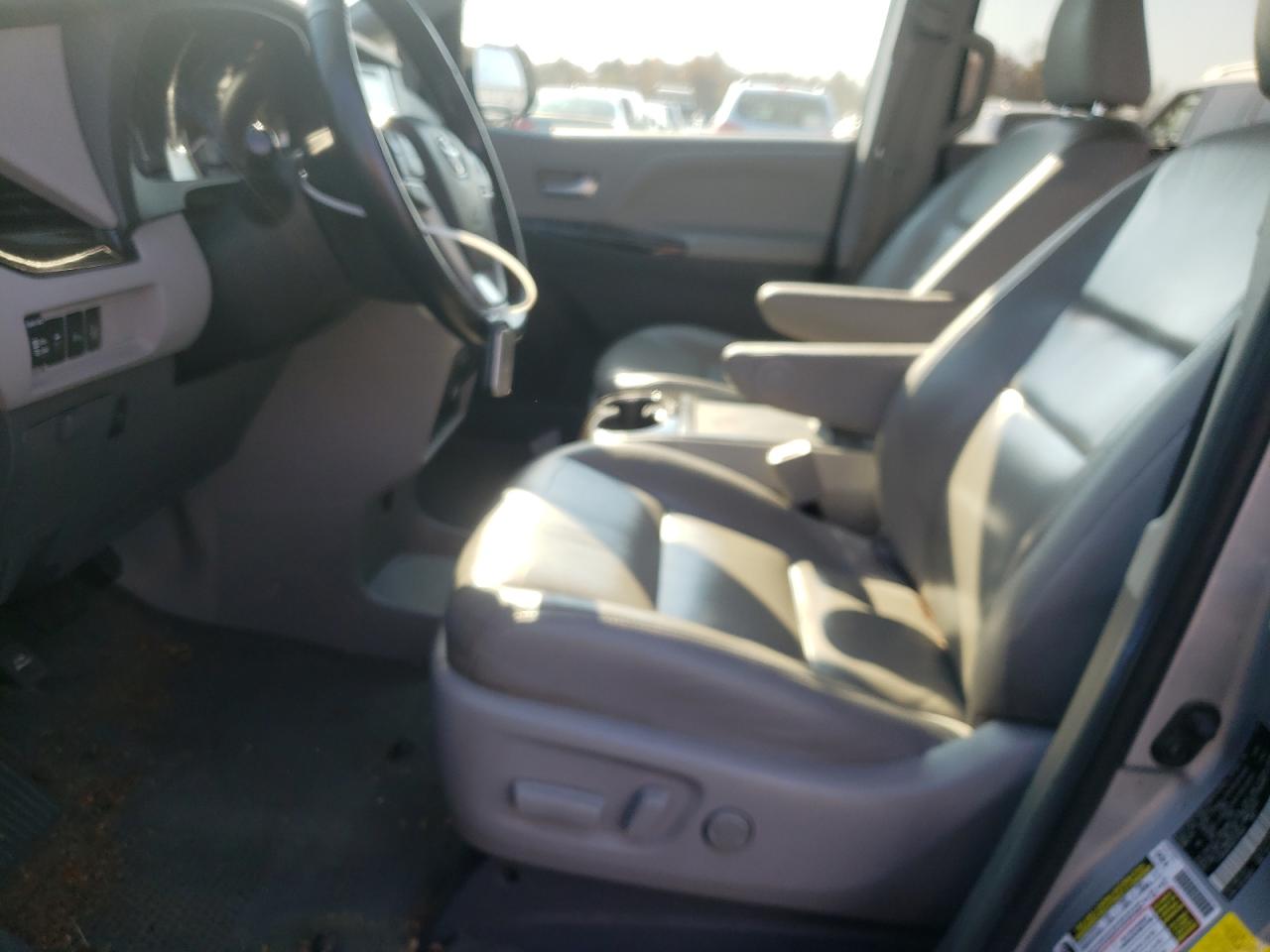 Lot #3027005793 2016 TOYOTA SIENNA XLE