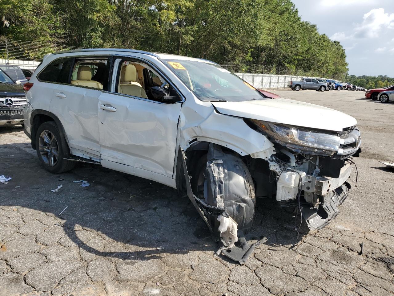 Lot #2890071400 2017 TOYOTA HIGHLANDER