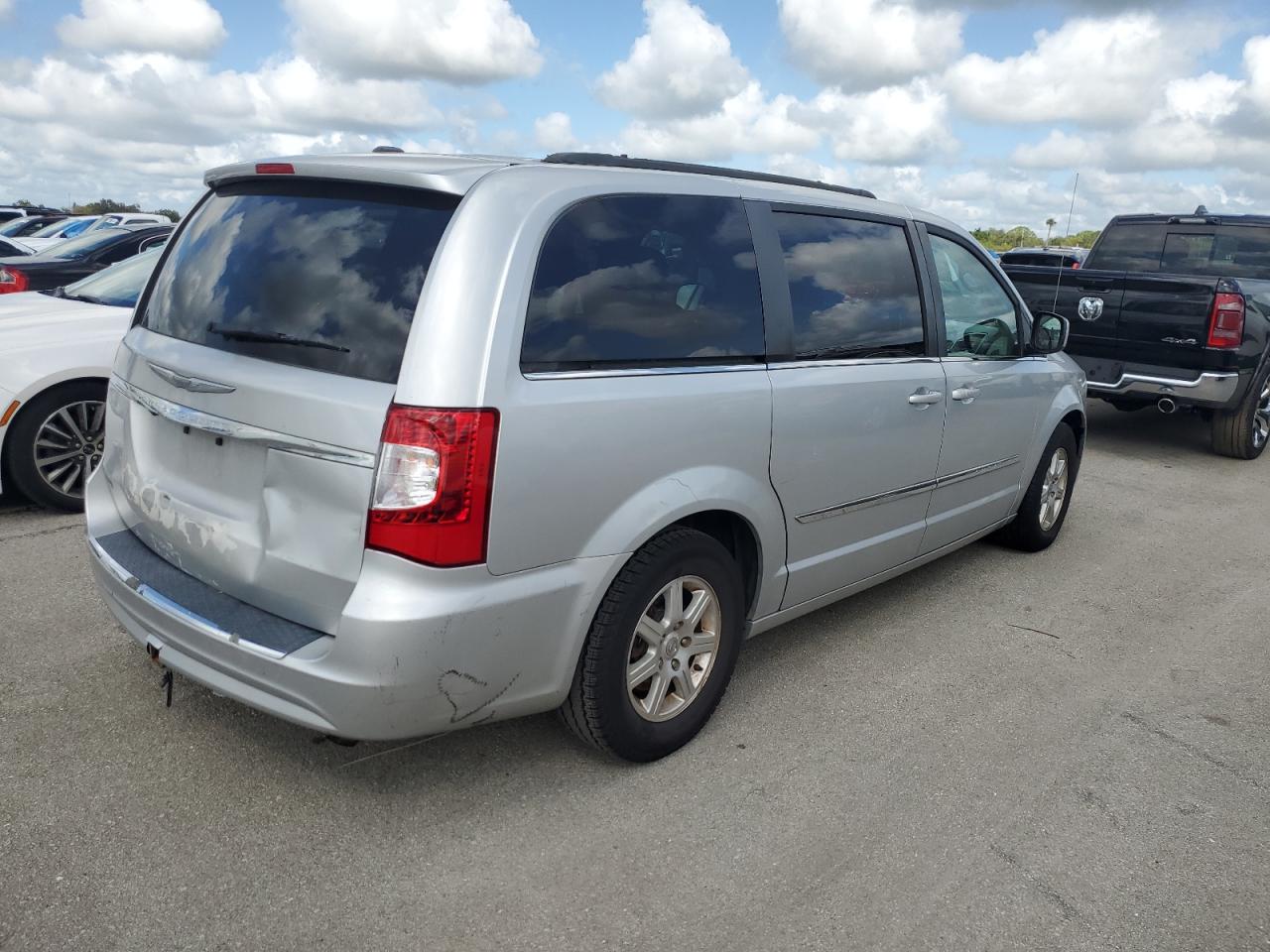 Lot #2907343972 2012 CHRYSLER TOWN & COU