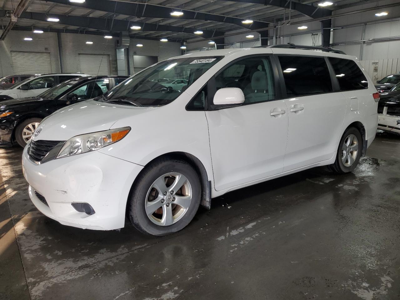 Toyota Sienna 2012 E grade