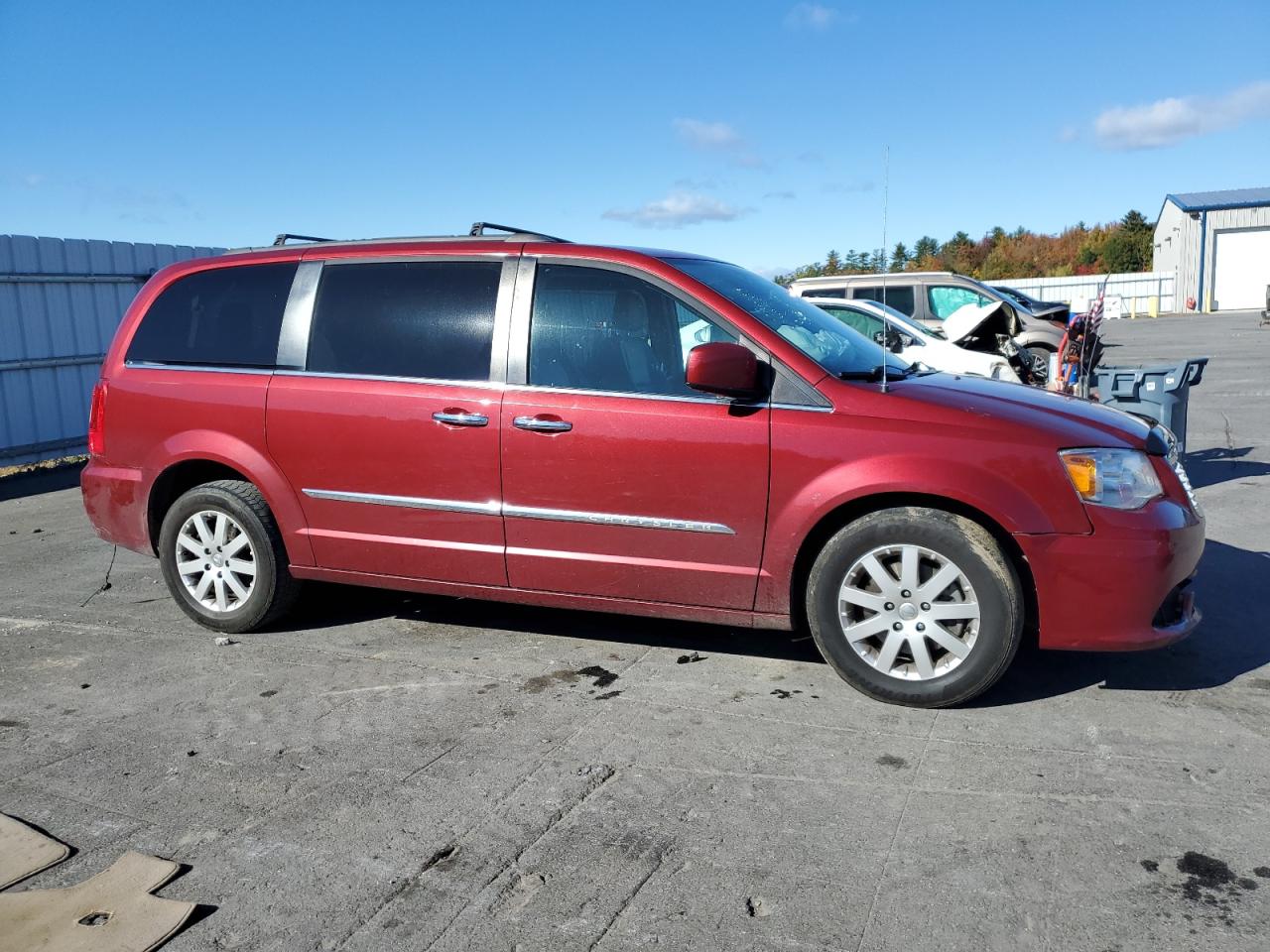 Lot #2928165848 2016 CHRYSLER TOWN & COU