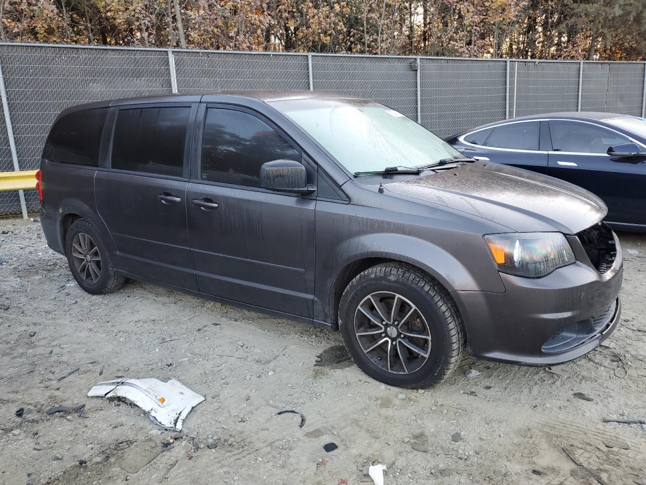 Lot #3024161840 2015 DODGE GRAND CARA