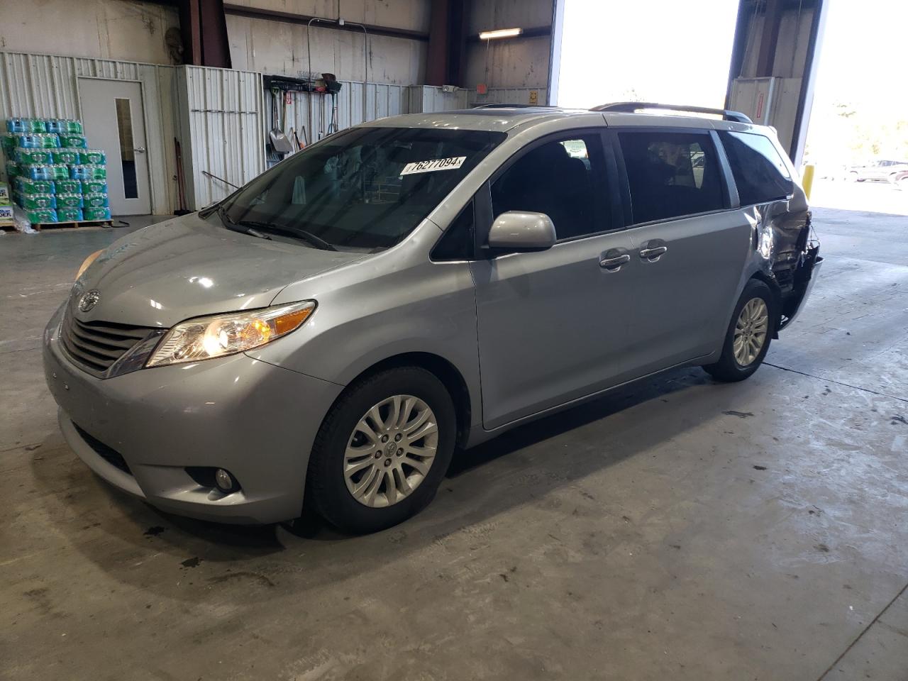 Lot #2926494283 2015 TOYOTA SIENNA XLE