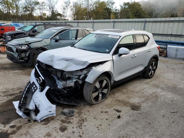 VIN YV4162UK2M2565707 2021 Volvo XC40, T5 Momentum no.1