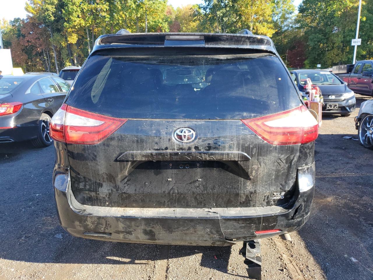 Lot #2888084447 2016 TOYOTA SIENNA XLE