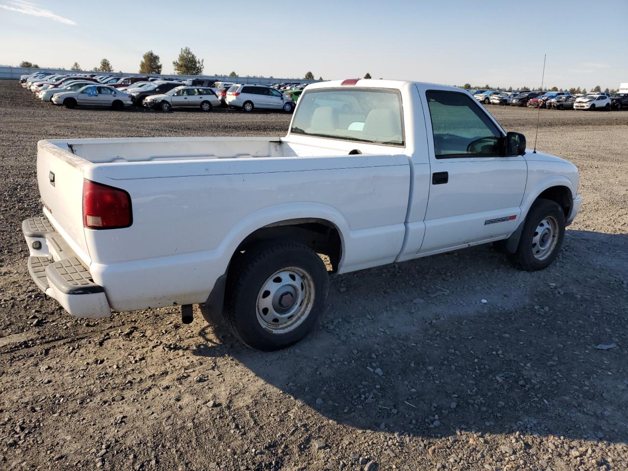 GMC SONOMA 1999 white  gas 1GTDT14X2X8527880 photo #4