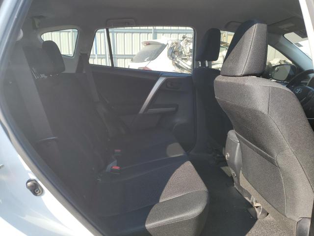 2018 TOYOTA RAV4 LE - JTMZFREV3JJ733671