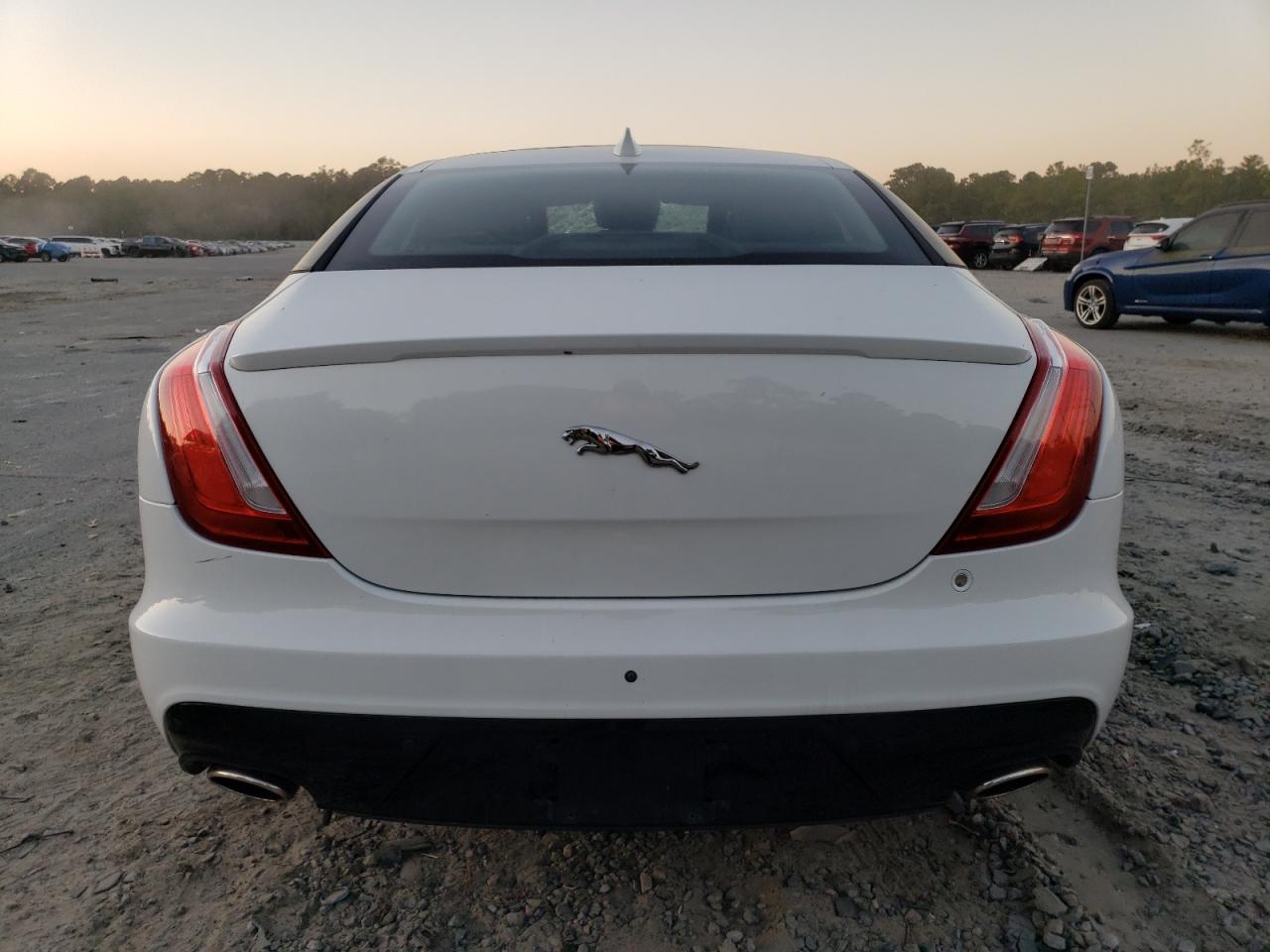 Lot #2945565095 2019 JAGUAR XJ R - SPO