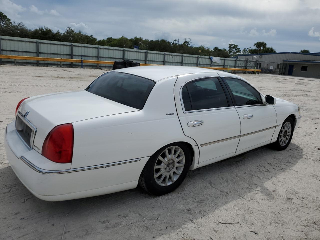 Lot #2939958019 2006 LINCOLN TOWN CAR S