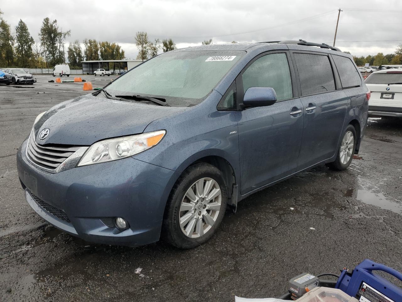 Lot #2977114142 2017 TOYOTA SIENNA XLE