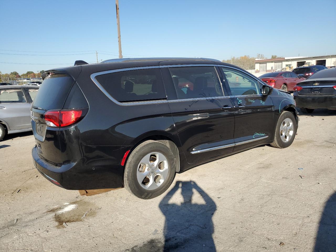 Lot #2923882889 2017 CHRYSLER PACIFICA T