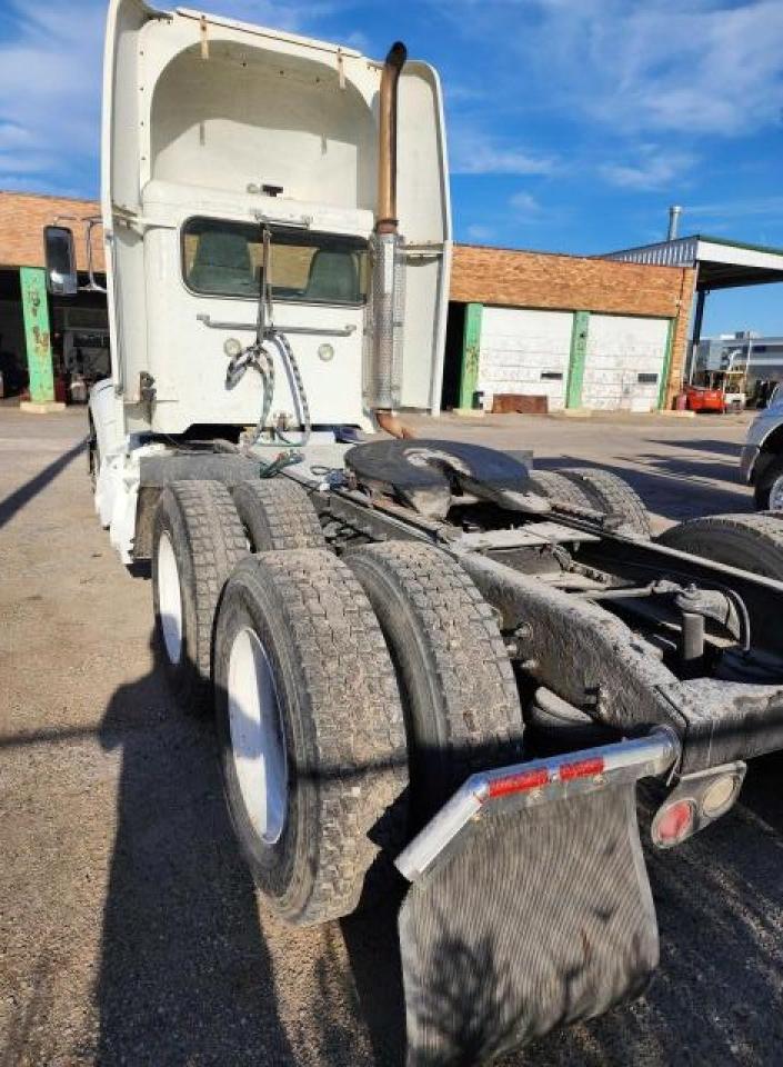 Lot #2937977825 2013 PETERBILT 384