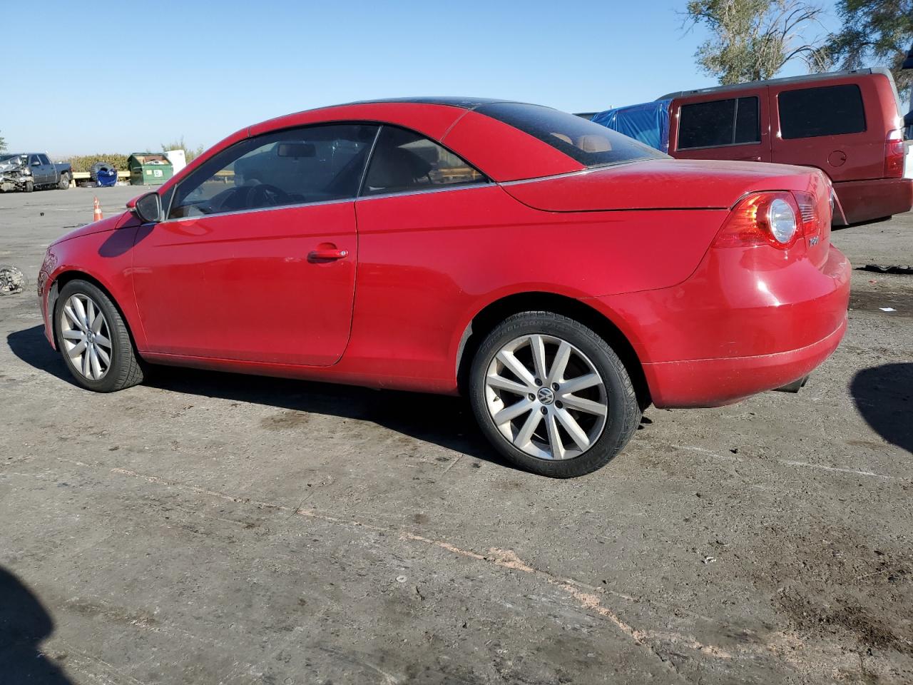 VOLKSWAGEN EOS KOMFOR 2011 red  gas WVWBA7AHXBV000886 photo #3