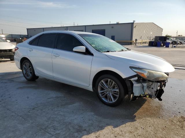 VIN 4T1BF1FKXFU085058 2015 Toyota Camry, LE no.4