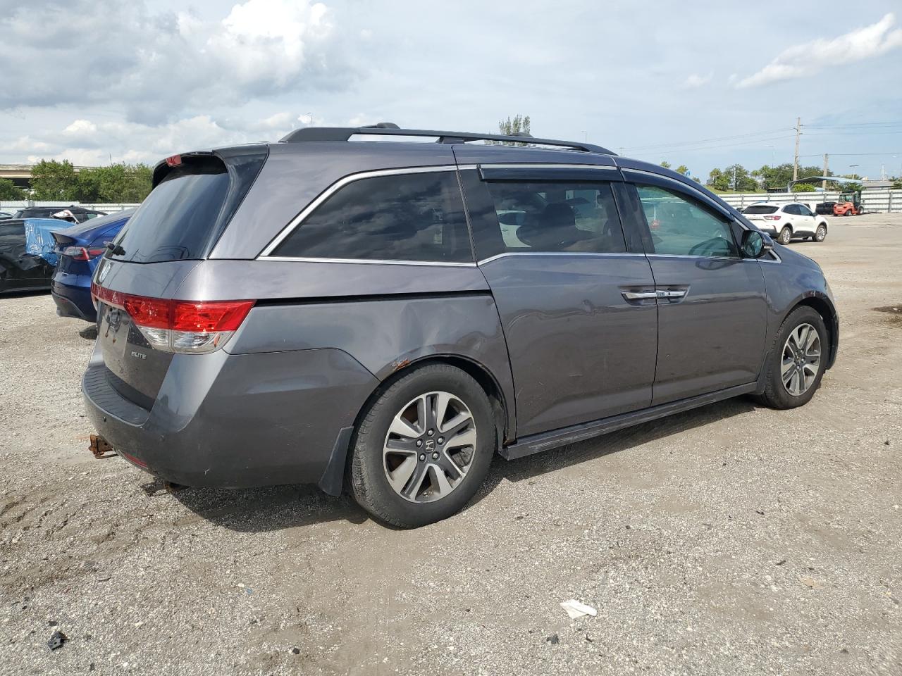 Lot #2925727401 2015 HONDA ODYSSEY TO