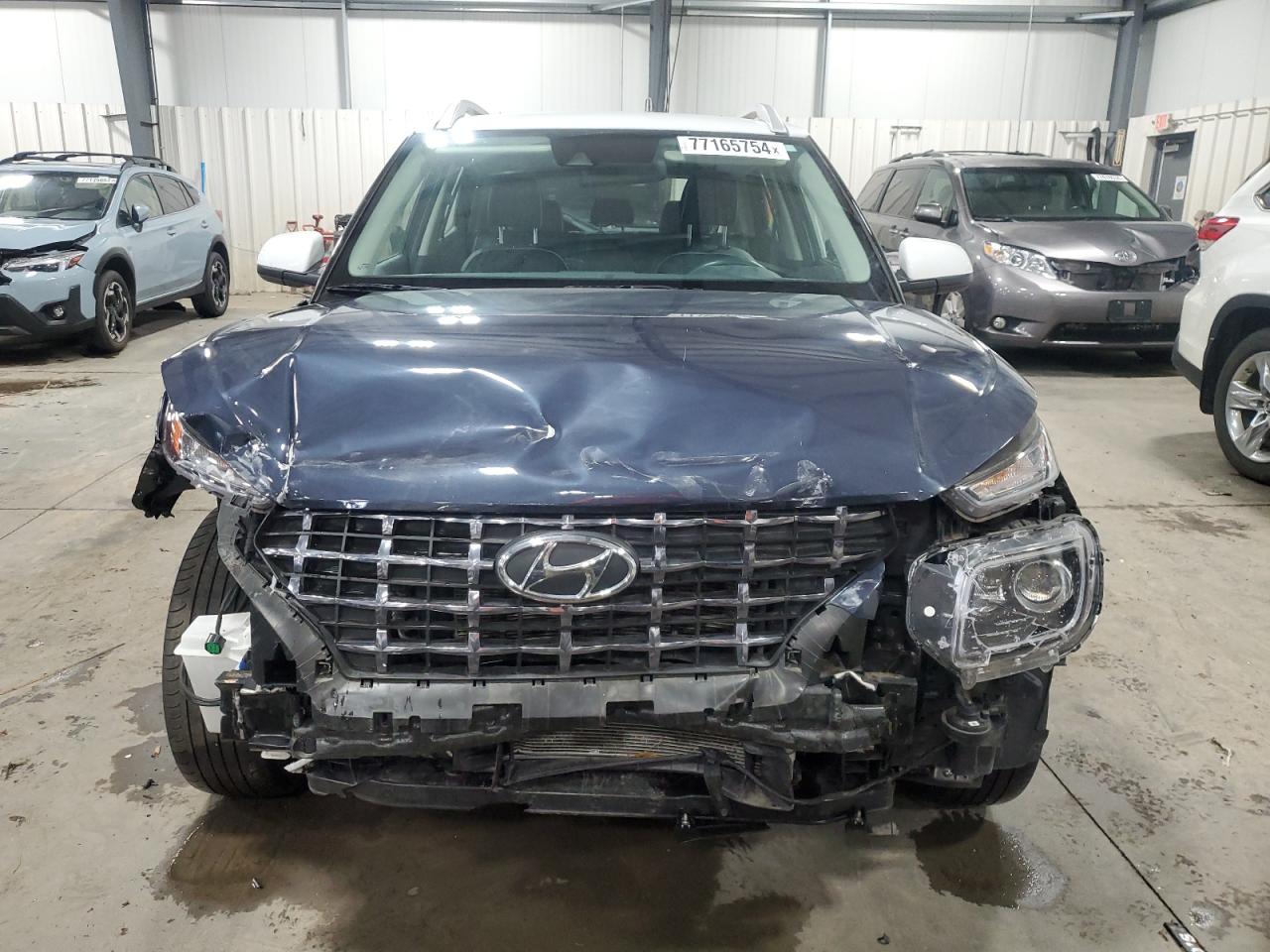 Lot #2979381750 2022 HYUNDAI VENUE SEL