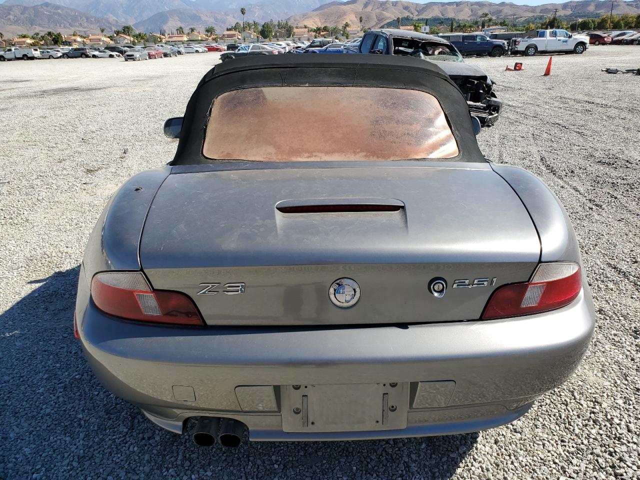 Lot #2924015111 2001 BMW Z3 2.5