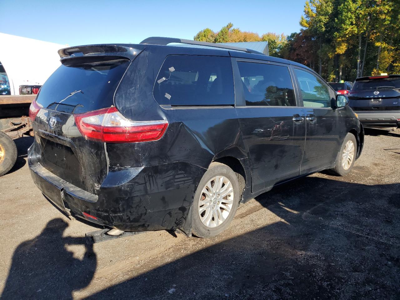 Lot #2888084447 2016 TOYOTA SIENNA XLE