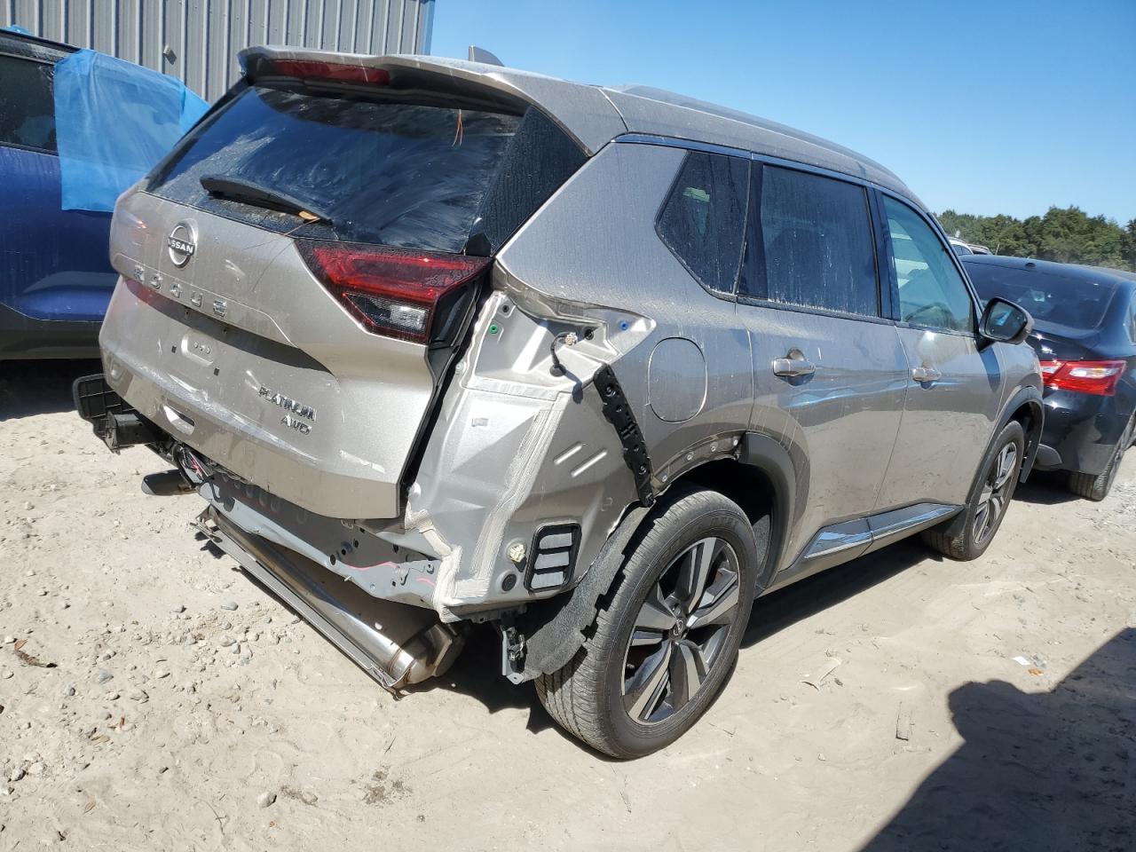 NISSAN ROGUE PLATINUM