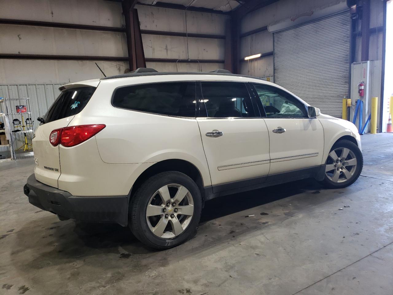 Lot #2955311515 2012 CHEVROLET TRAVERSE L