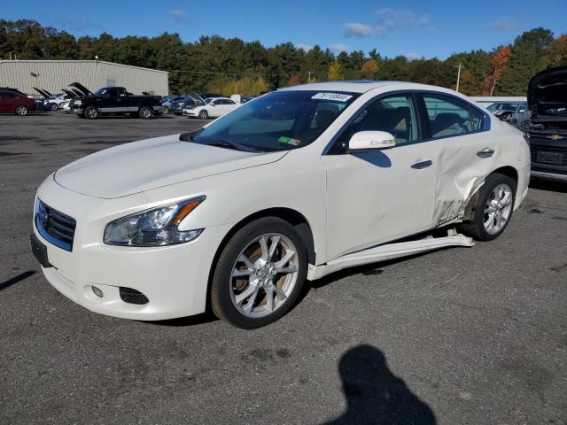 NISSAN MAXIMA S