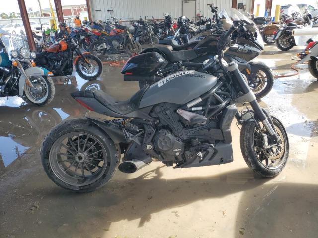 DUCATI XDIAVEL 2019 silver  gas ZDM13BKW2KB010615 photo #1