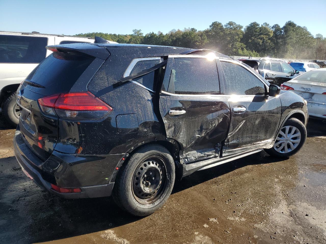 Lot #2976669563 2017 NISSAN ROGUE S