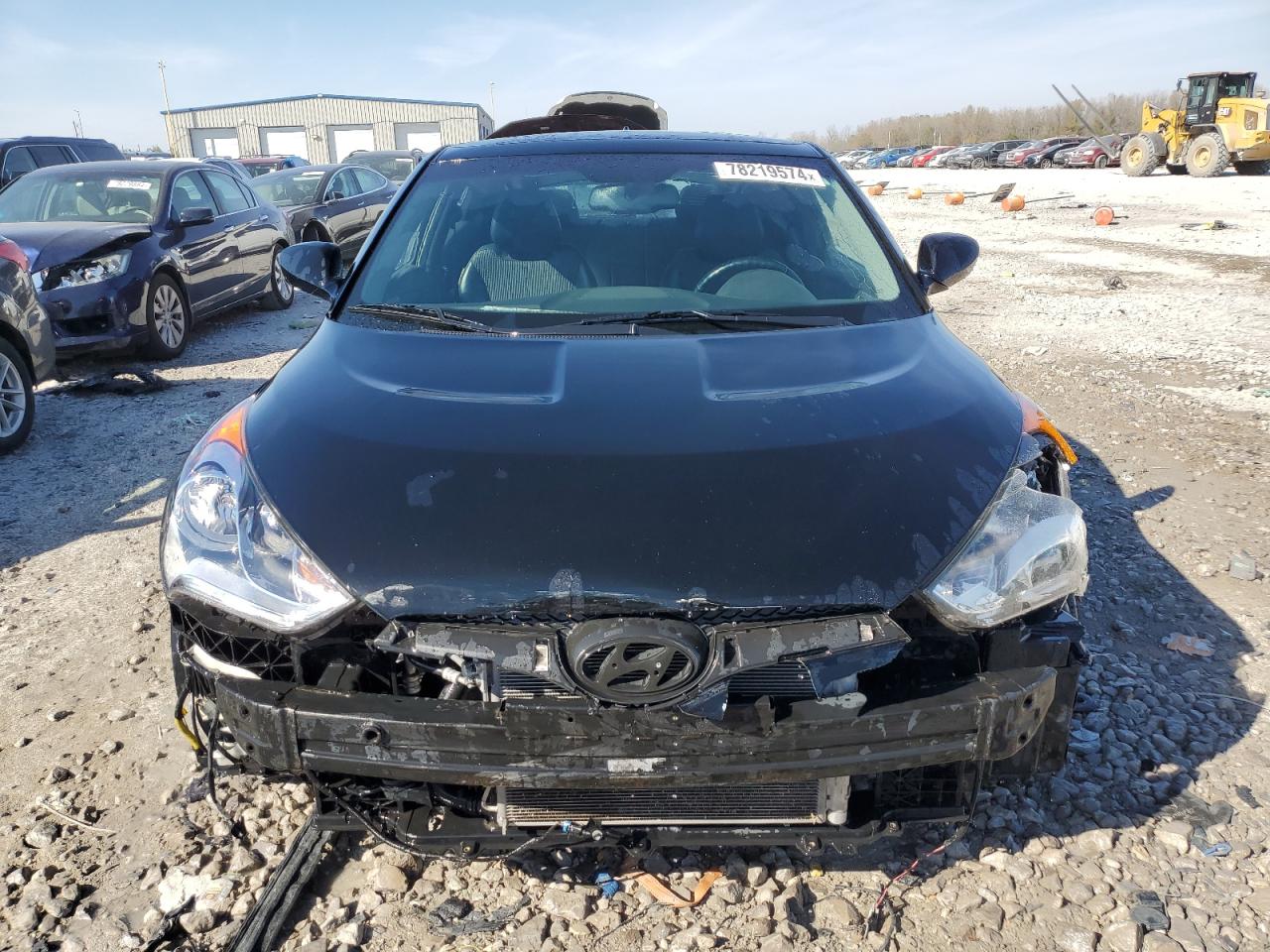 Lot #2945036879 2013 HYUNDAI VELOSTER