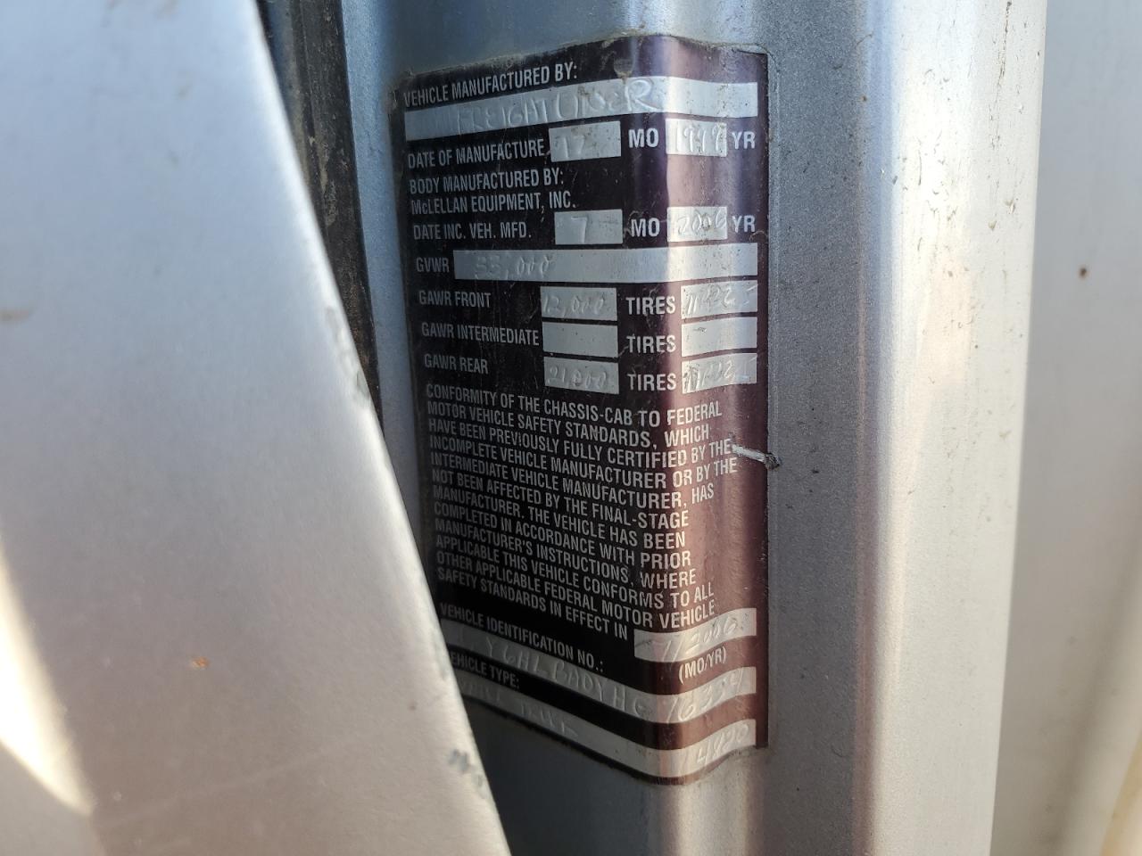 Lot #3207997286 2000 FREIGHTLINER MEDIUM CON