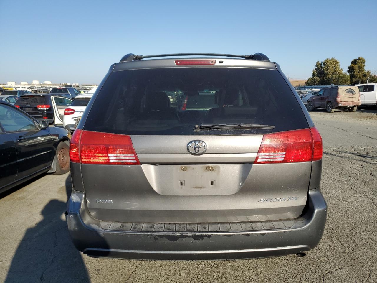 Lot #3028325853 2005 TOYOTA SIENNA XLE