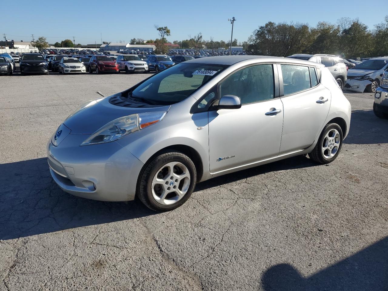 NISSAN LEAF SV 2011 silver hatchbac electric JN1AZ0CP6BT005906 photo #1