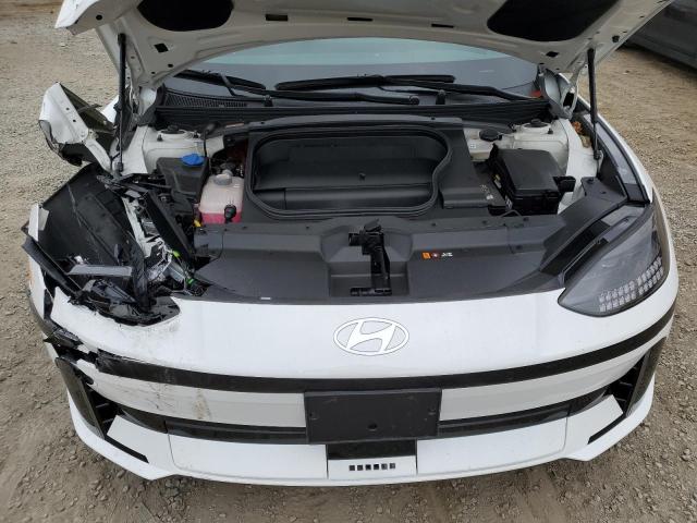 2024 HYUNDAI IONIQ 6 SE - KMHM24AA1RA075660