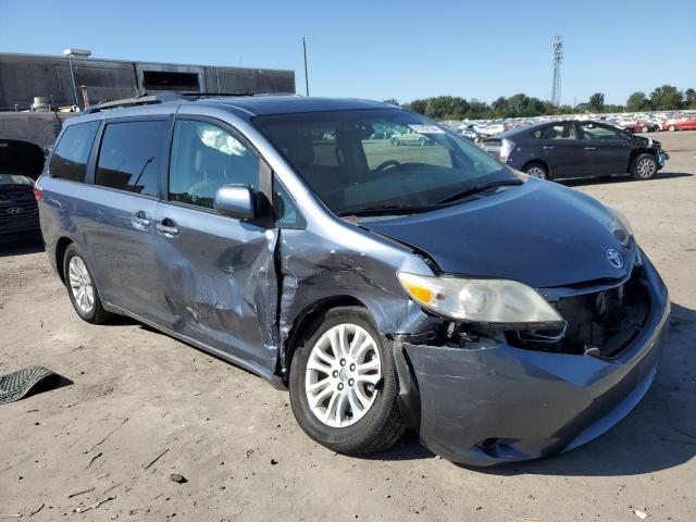 VIN 5TDYK3DC7FS531320 2015 Toyota Sienna, Xle no.4