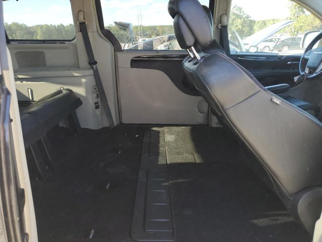 2015 CHRYSLER TOWN & COU - 2C4RC1GGXFR708889
