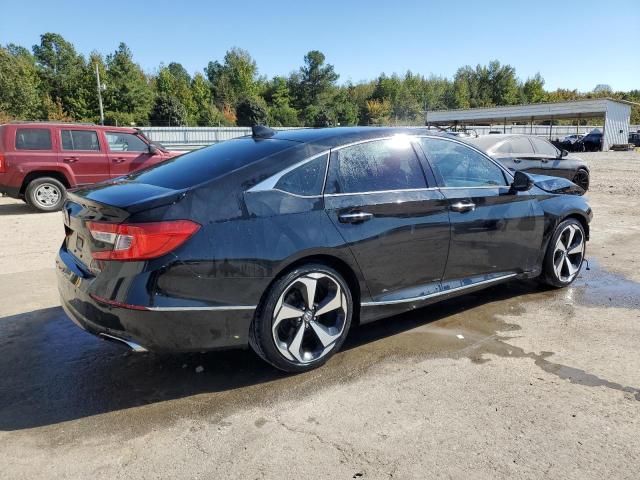 VIN 1HGCV1F91JA010334 2018 Honda Accord, Touring no.3