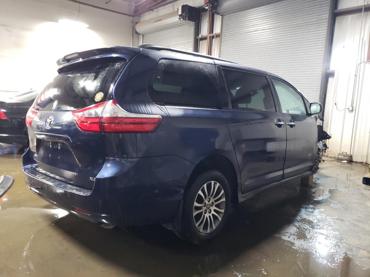 Lot #2926252505 2020 TOYOTA SIENNA XLE