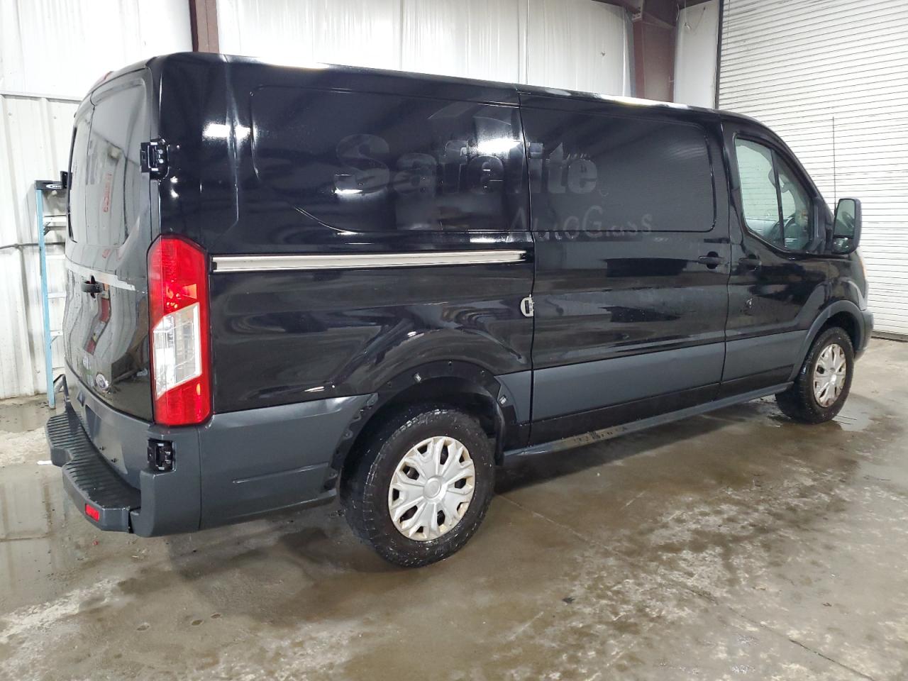 Lot #2969800336 2017 FORD TRANSIT T-