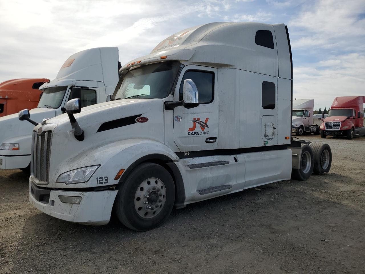 Lot #2965325148 2023 PETERBILT 579