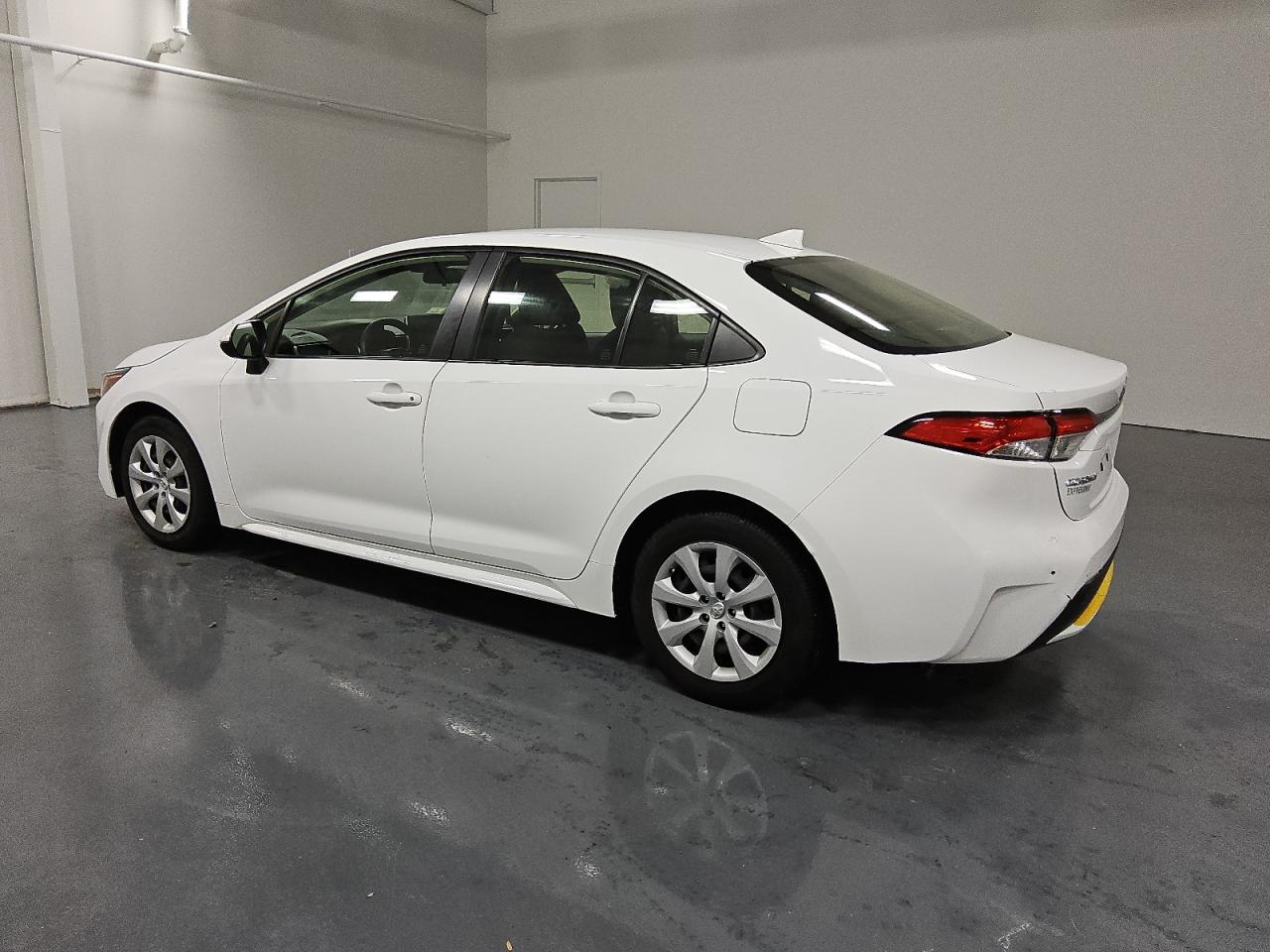 Lot #2993446825 2020 TOYOTA COROLLA LE